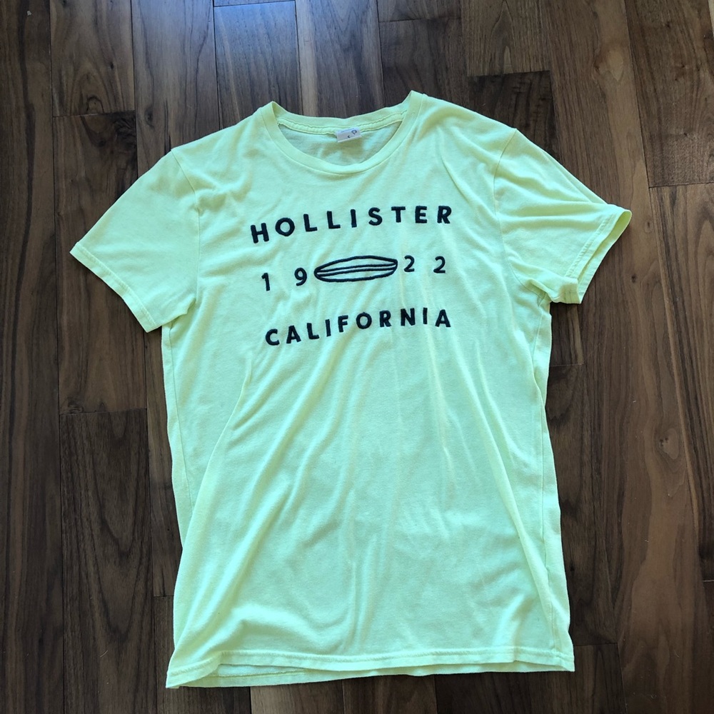 Men’s Small Yellow Hollister Graphic T-Shirt